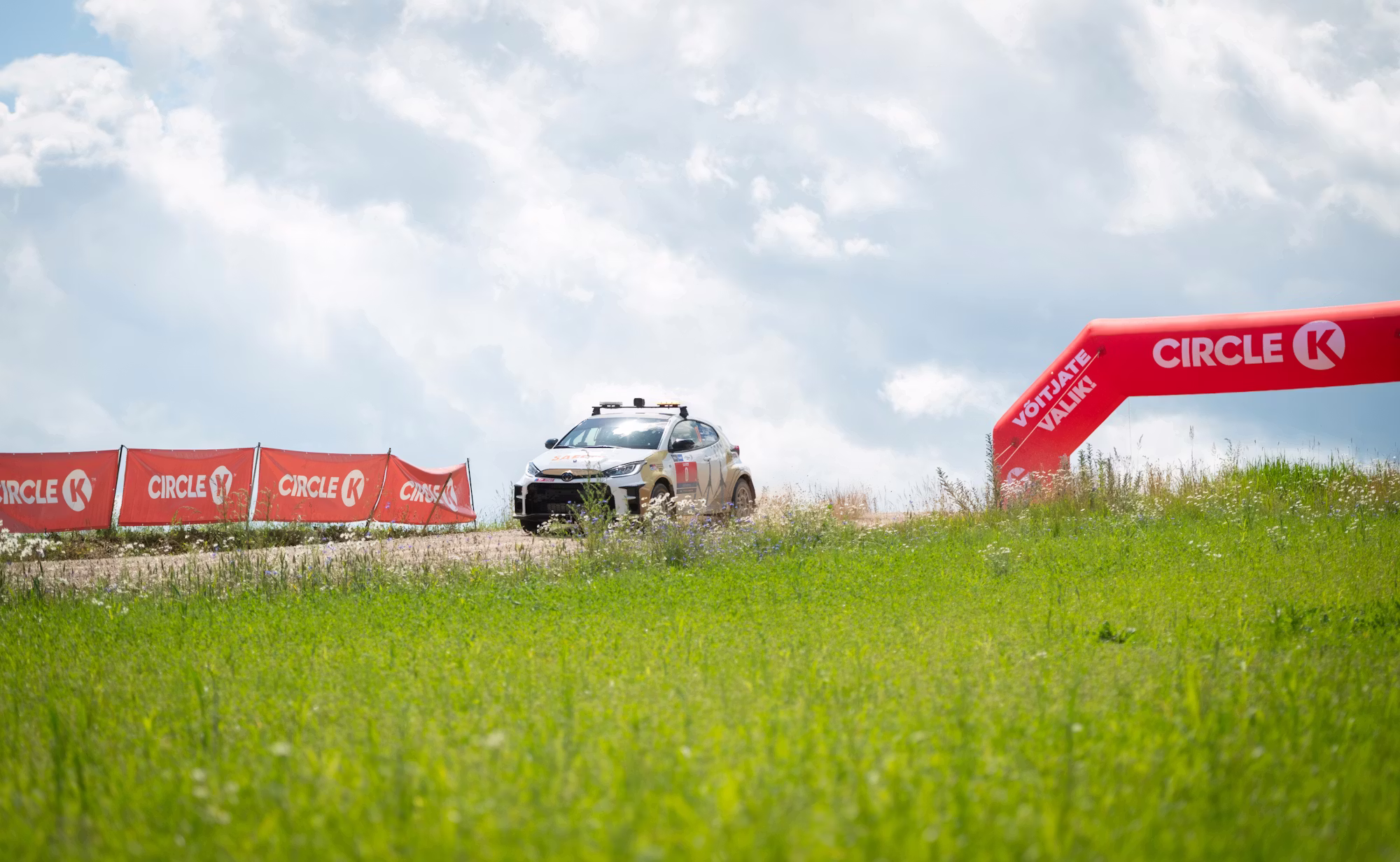 オフロードの探索: 多様な地形を巡る旅